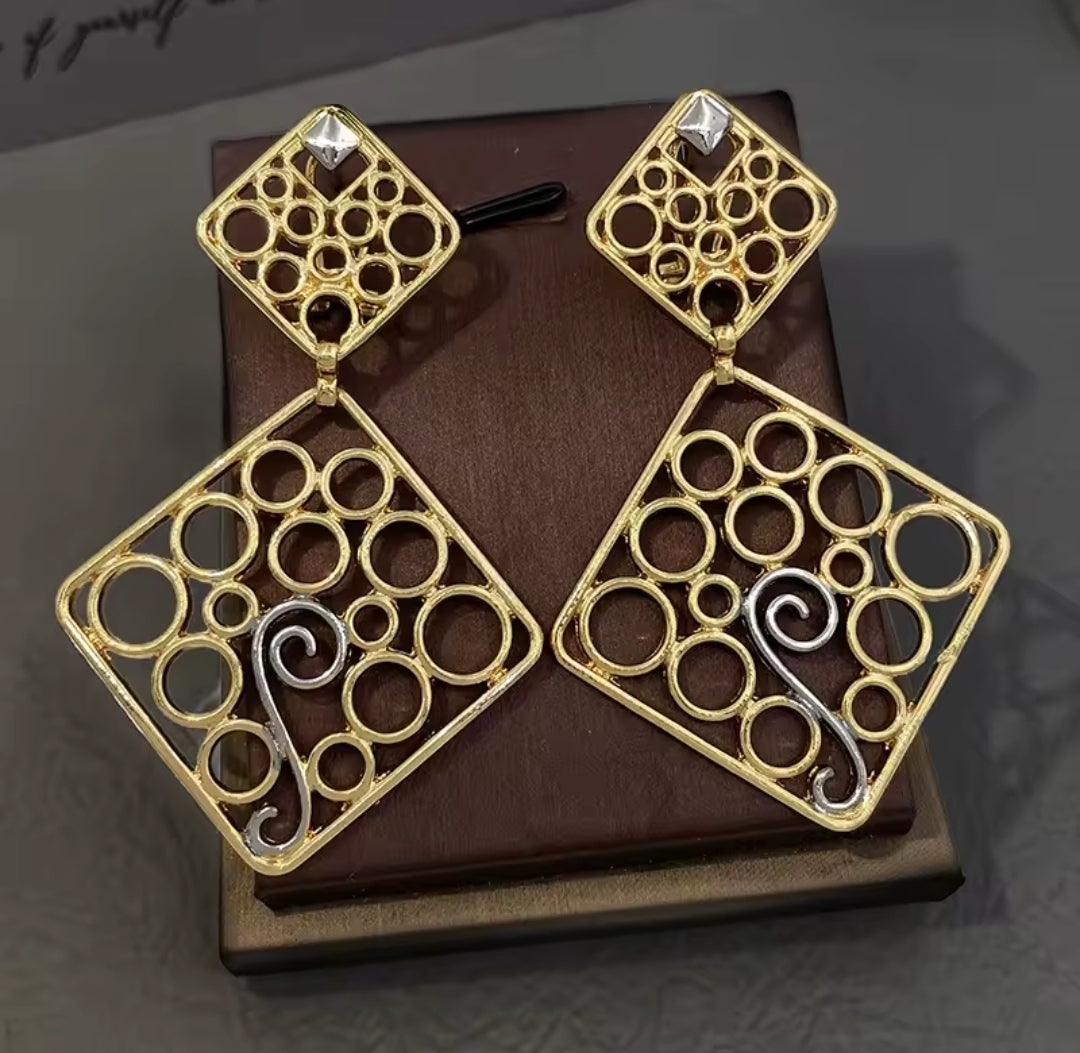 Geometric Circle Lattice Earrings